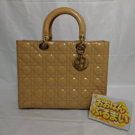 CHRISTIAN DIOR（クリスチャン ディオール）レディーディオール  カナージュ ラージ ベージュ パテント レザー ストなし