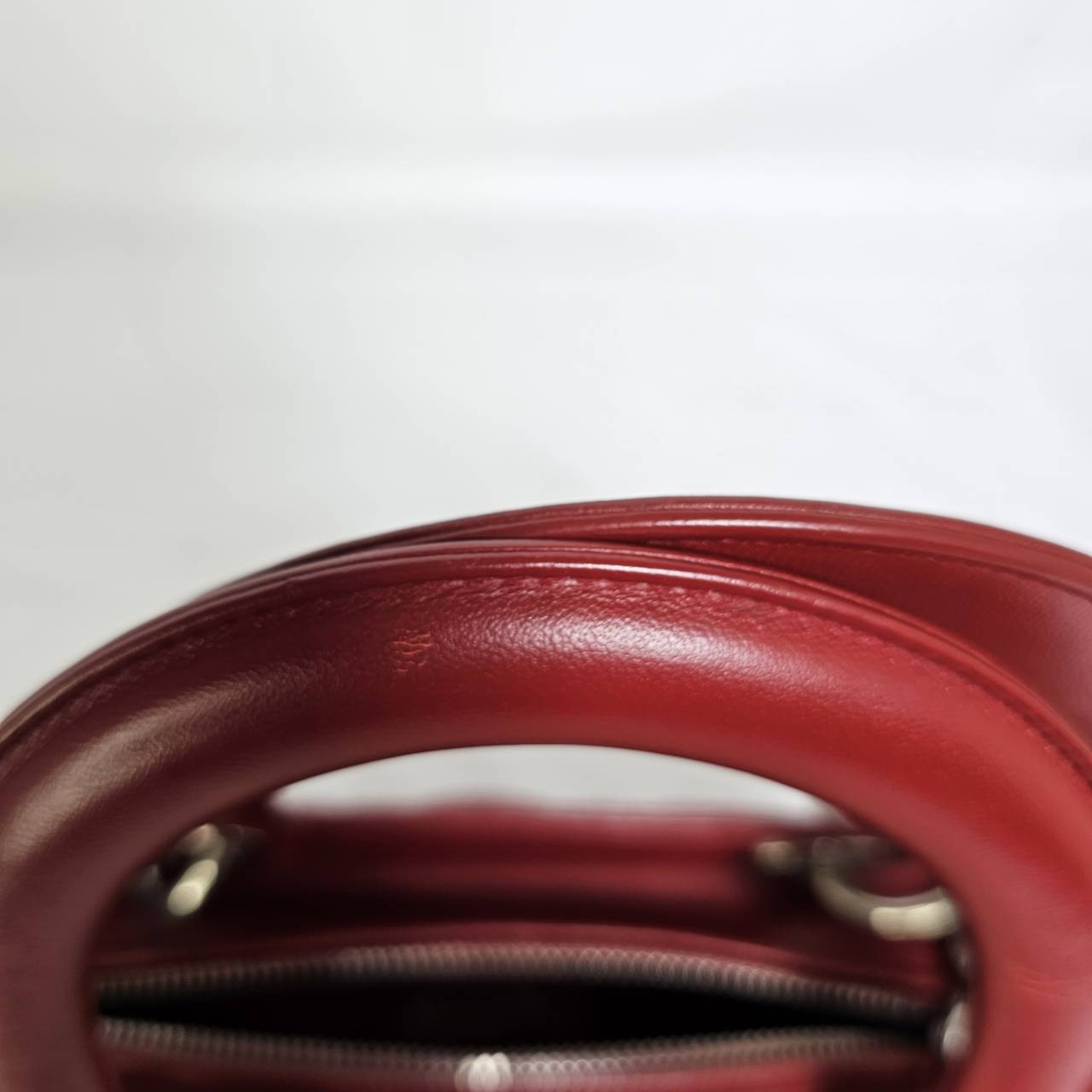 CHRISTIAN DIOR（クリスチャン ディオール）レディーディオール  ２WAYハンドバック ゴールド金具  レッド スト付き