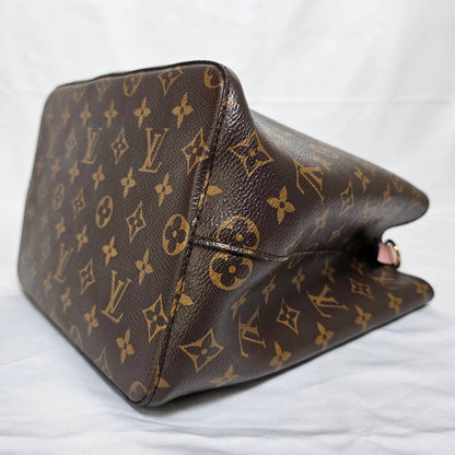 Louis Vuitton（ルイヴィトン）ネオノエ モノグラム ピンク ショルダーバック  スト付き