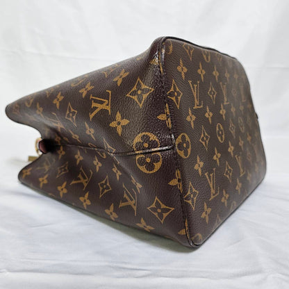 Louis Vuitton（ルイヴィトン）ネオノエ モノグラム ピンク ショルダーバック  スト付き