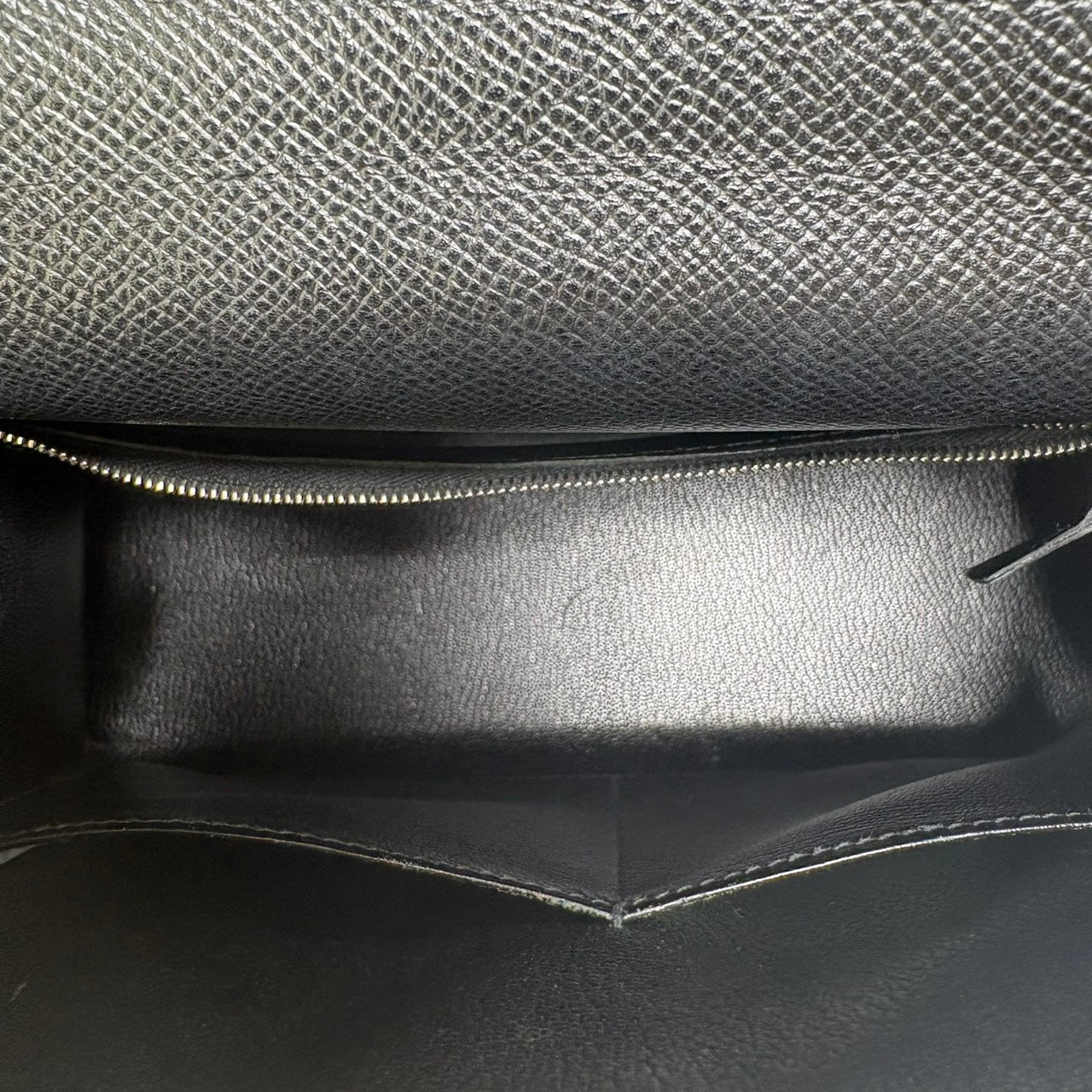 HERMES(エルメス） ケリー28 シルバー金具  🔲I （2005年）ハンドバック ブラック トゴ スト付き 鍵 カデナ クロシェット付き